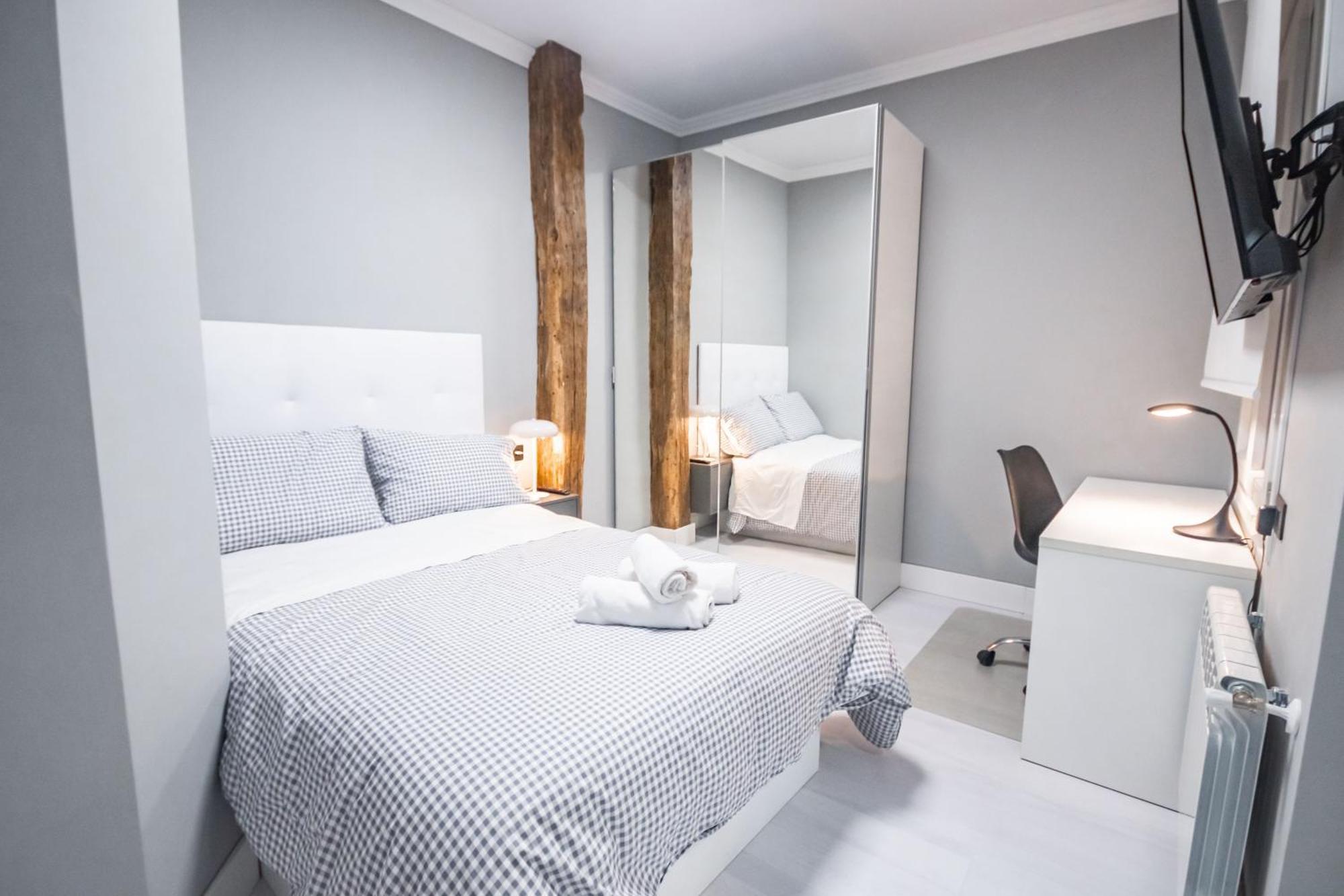 Gran Apartamento 6 Suites Bilbao Center Esterno foto