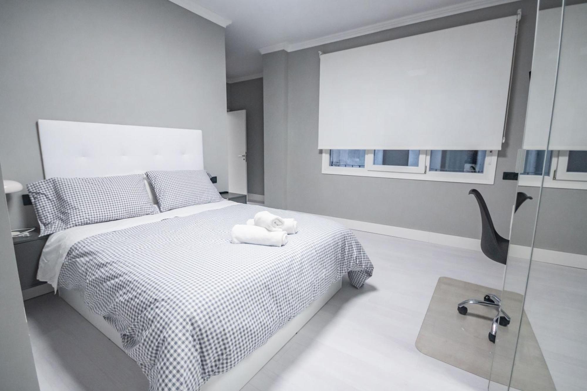 Gran Apartamento 6 Suites Bilbao Center Esterno foto