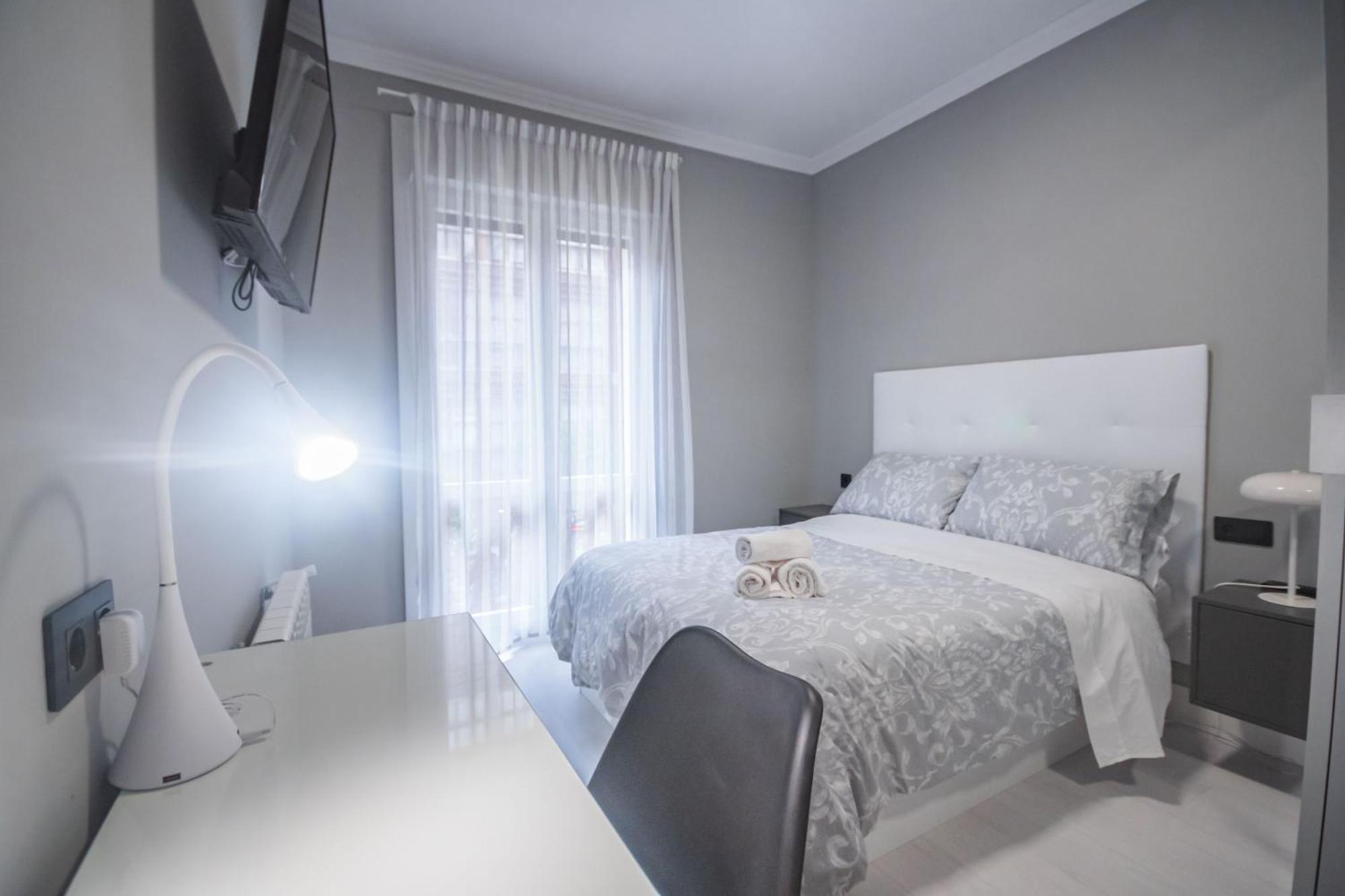 Gran Apartamento 6 Suites Bilbao Center Esterno foto