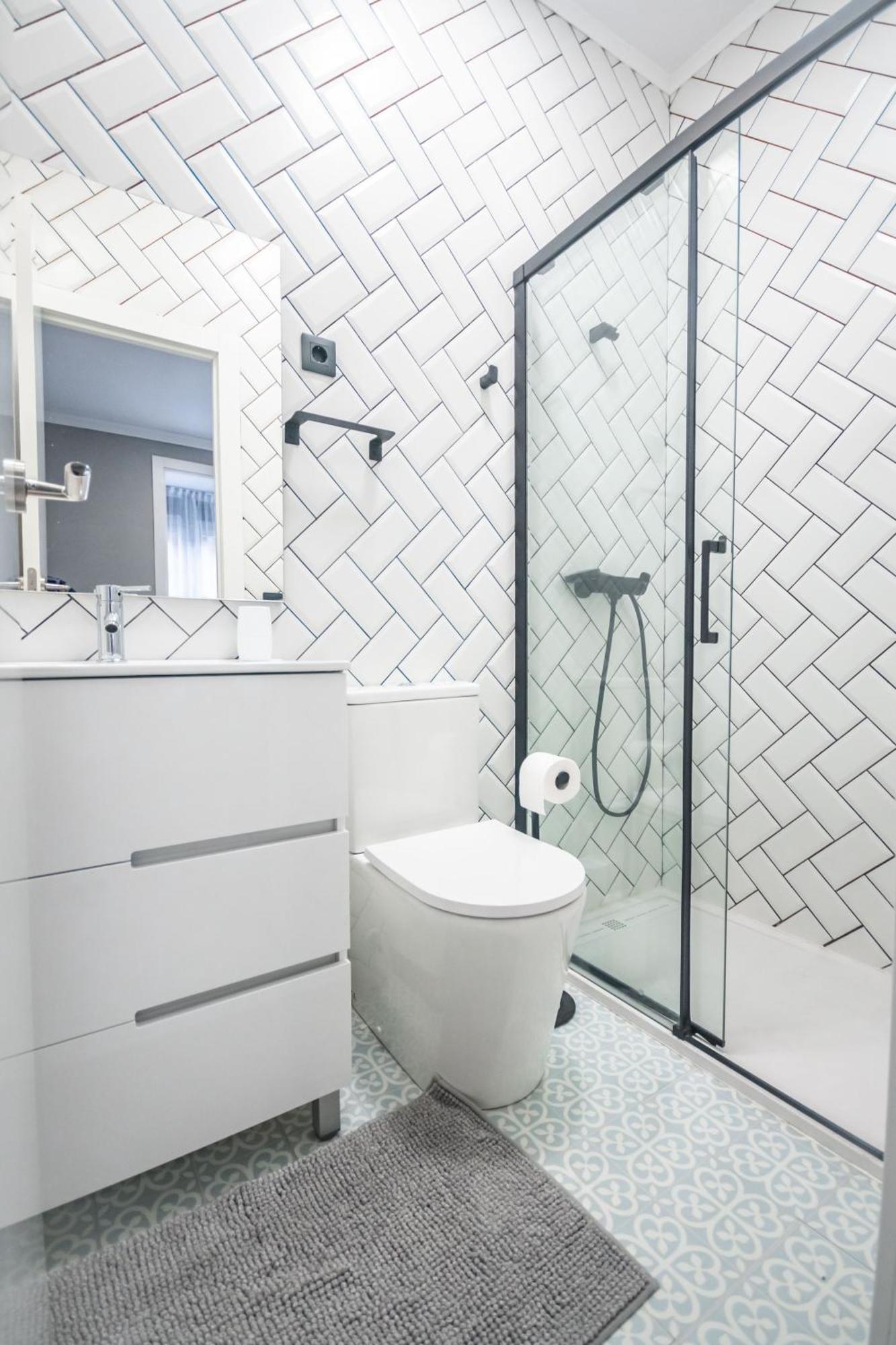 Gran Apartamento 6 Suites Bilbao Center Esterno foto