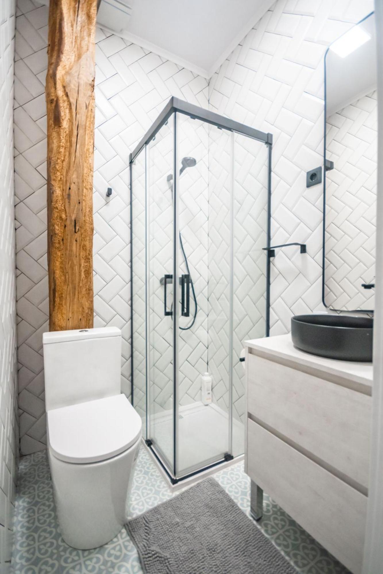 Gran Apartamento 6 Suites Bilbao Center Esterno foto
